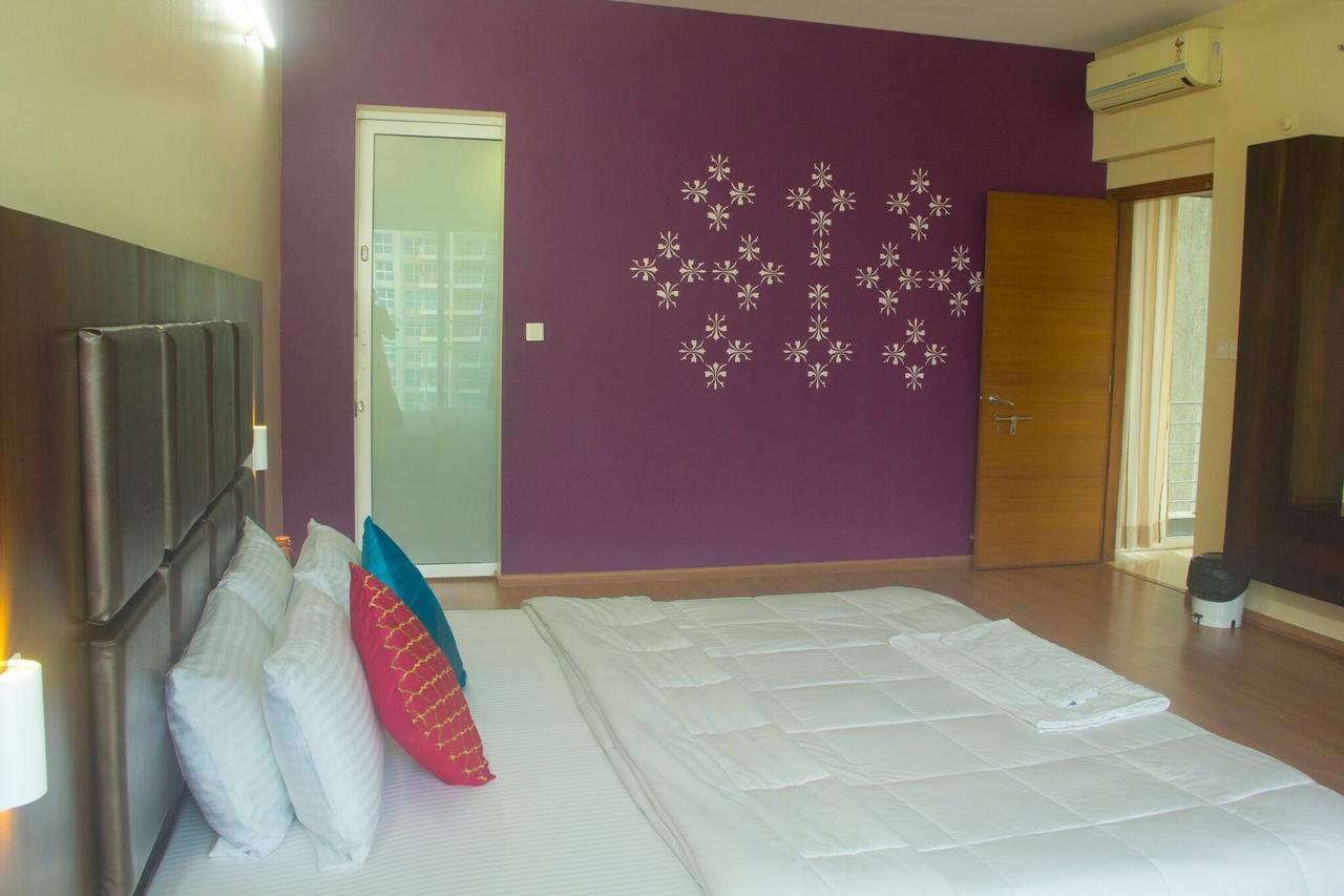 Amanora Park Town Bed and Breakfast Pune Esterno foto