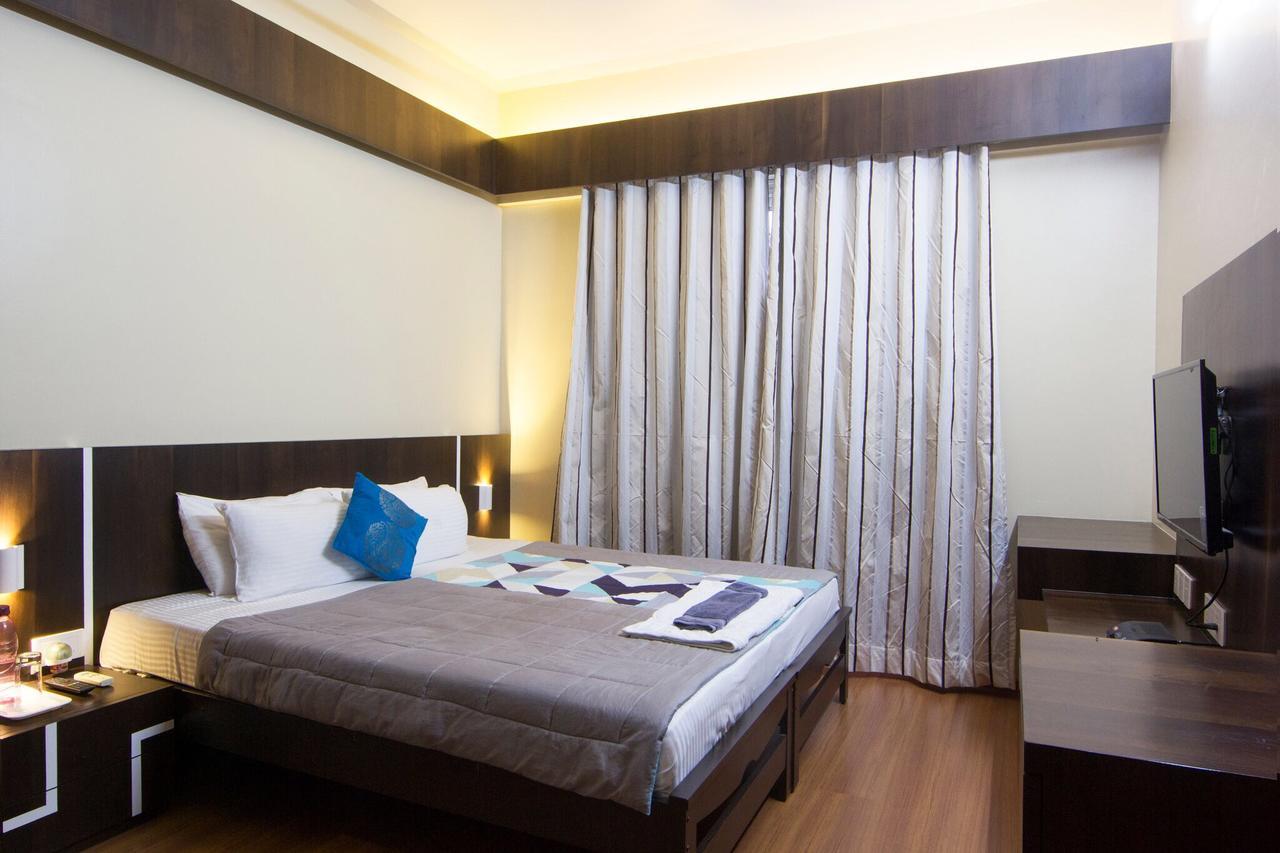 Amanora Park Town Bed and Breakfast Pune Esterno foto
