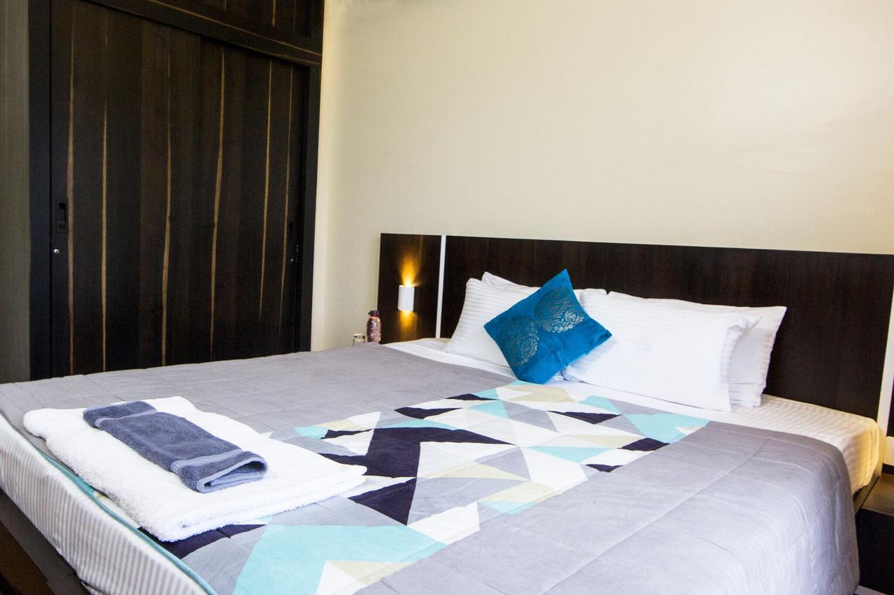Amanora Park Town Bed and Breakfast Pune Esterno foto